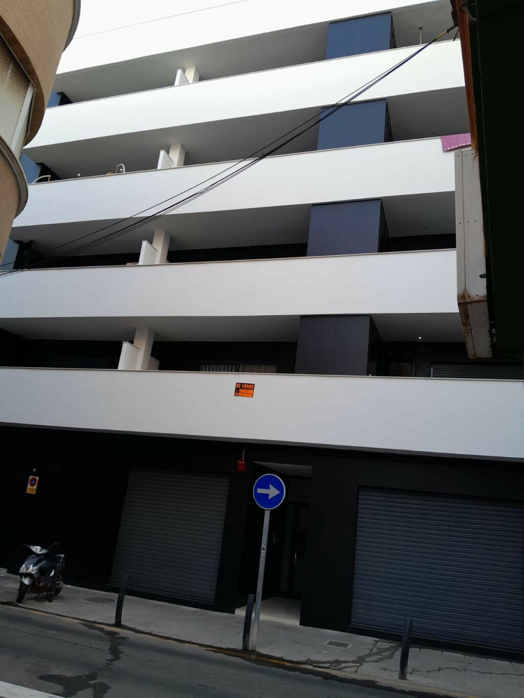 Middle Floor Apartment Torrevieja Alicante - image 2