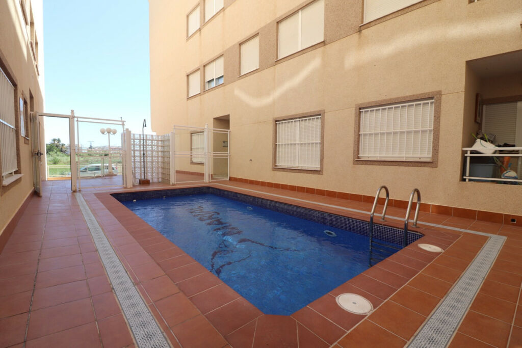 Penthouse Los Palacios Alicante - image 2