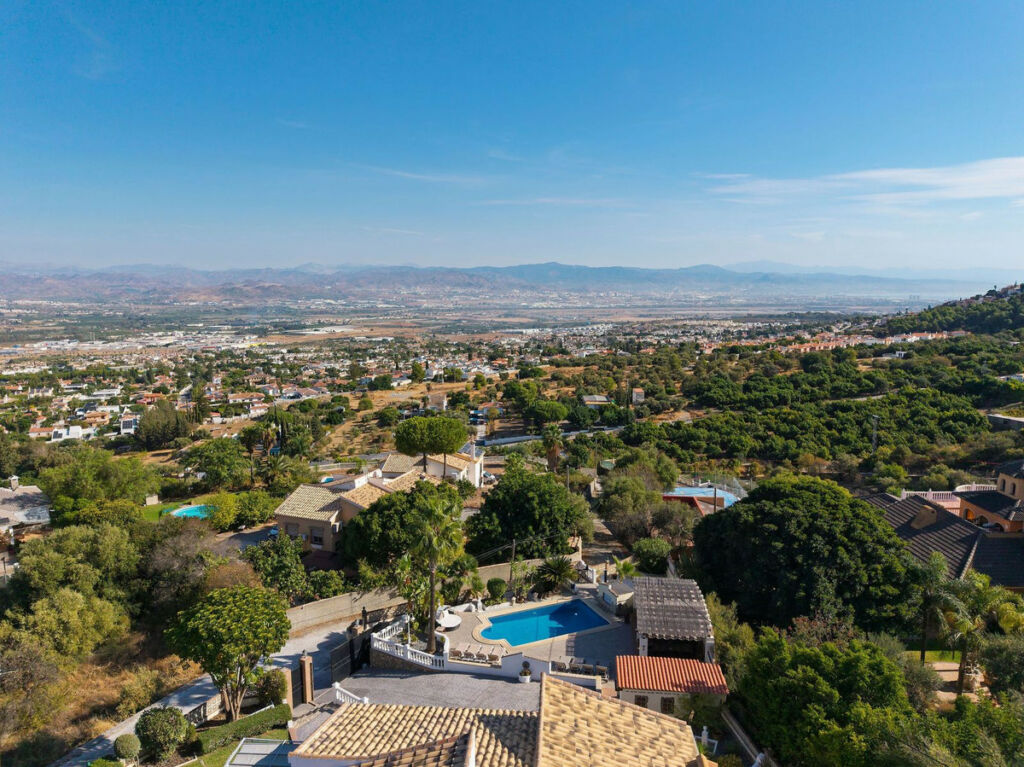Detached Villa Alhaurín de la Torre Málaga - image 2