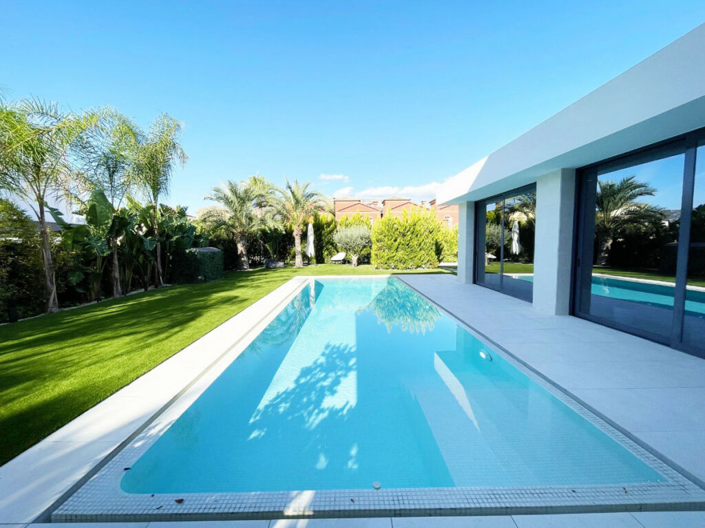 Detached Villa Calpe Alicante - image 2