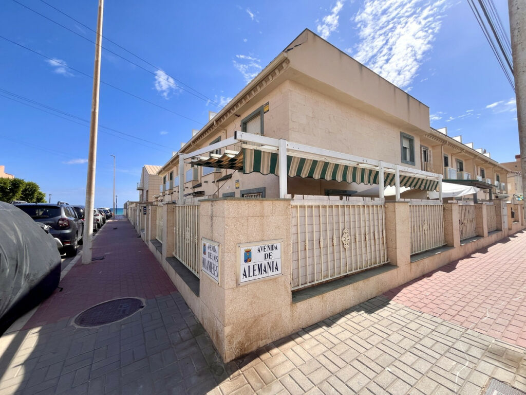 Townhouse La Mata Alicante - image 2