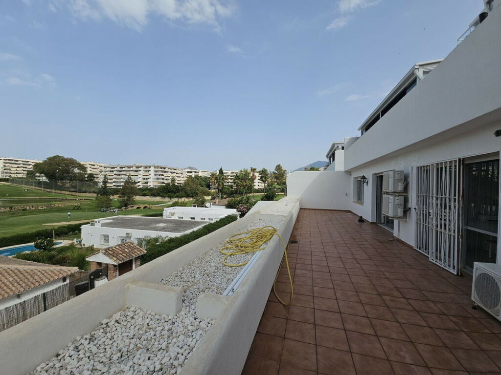 Middle Floor Apartment Guadalmina Alta Málaga - image 2