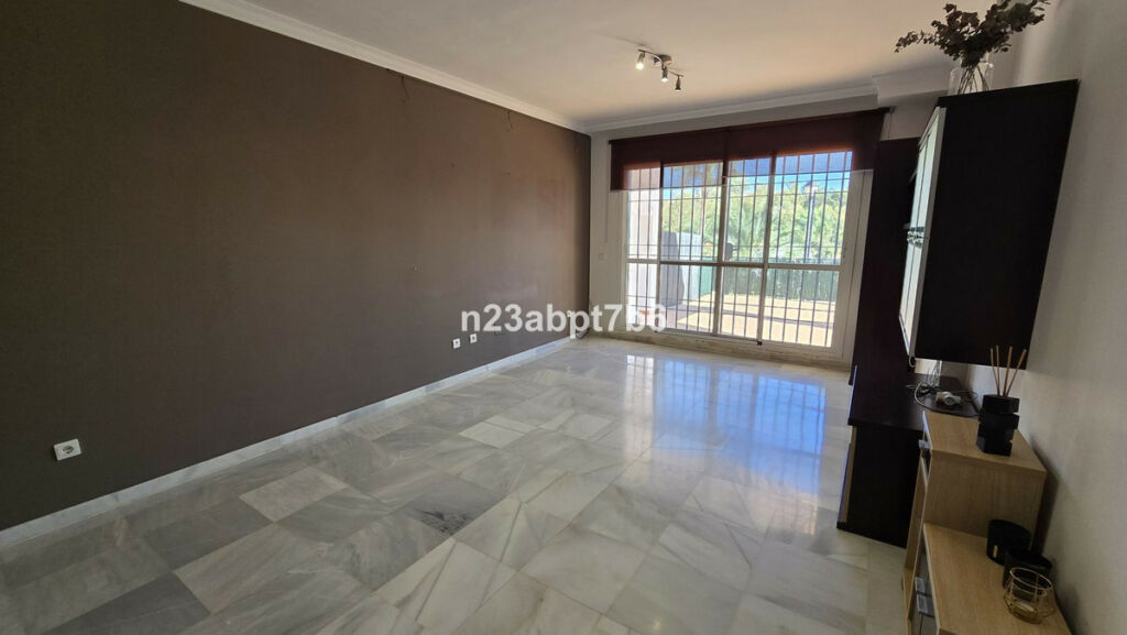 Ground Floor Apartment Nueva Andalucía Málaga - image 2