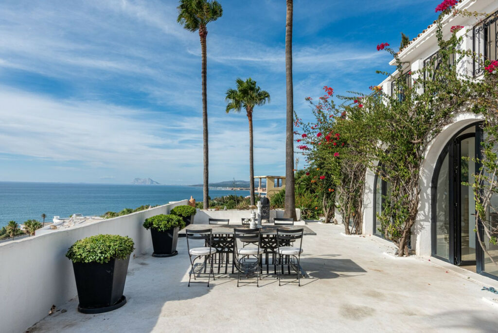 Detached Villa Manilva Málaga - image 2