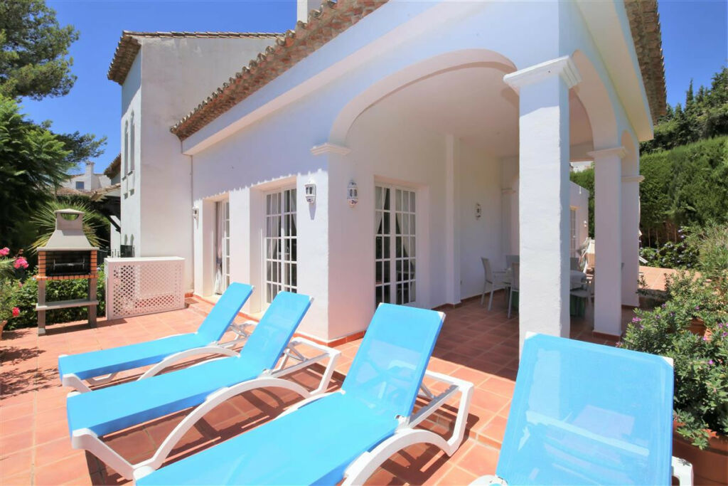 Detached Villa Marbella Málaga - image 2