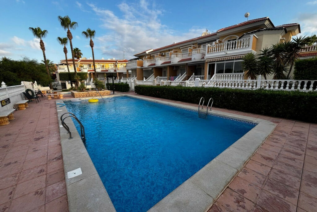 Semi-Detached House Dona Pepa Alicante - image 2
