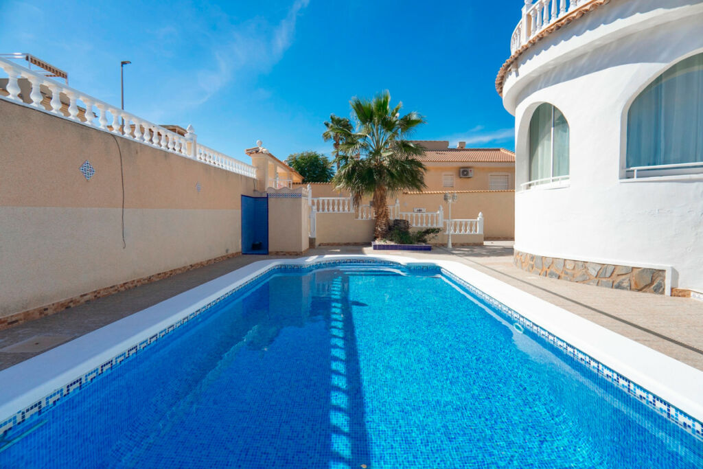 Detached Villa Rojales Alicante - image 2