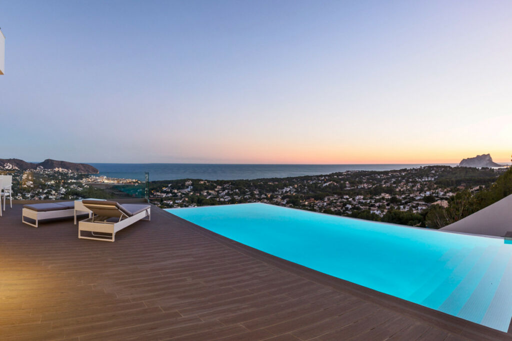 Detached Villa Moraira Alicante - image 2