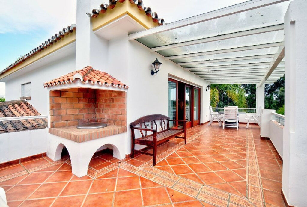 Detached Villa Costalita Málaga - image 2