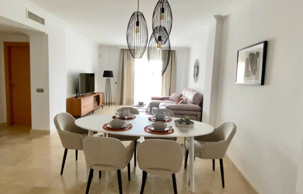 Ground Floor Apartment Benahavís Málaga - image 2