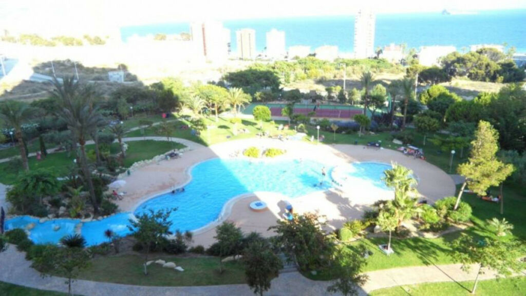 Middle Floor Apartment Benidorm Alicante - image 2