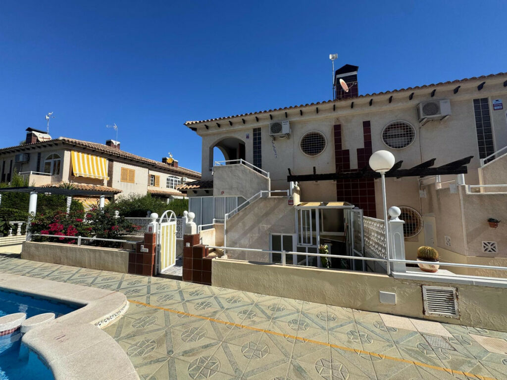 Bungalow Los Altos Alicante - image 2