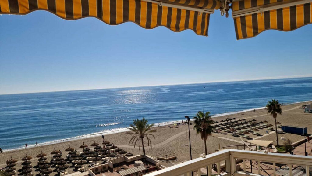 Middle Floor Apartment Fuengirola Málaga - image 2
