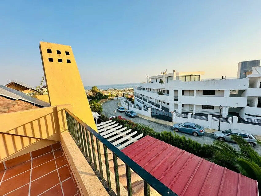 Townhouse Riviera del Sol Málaga - image 2