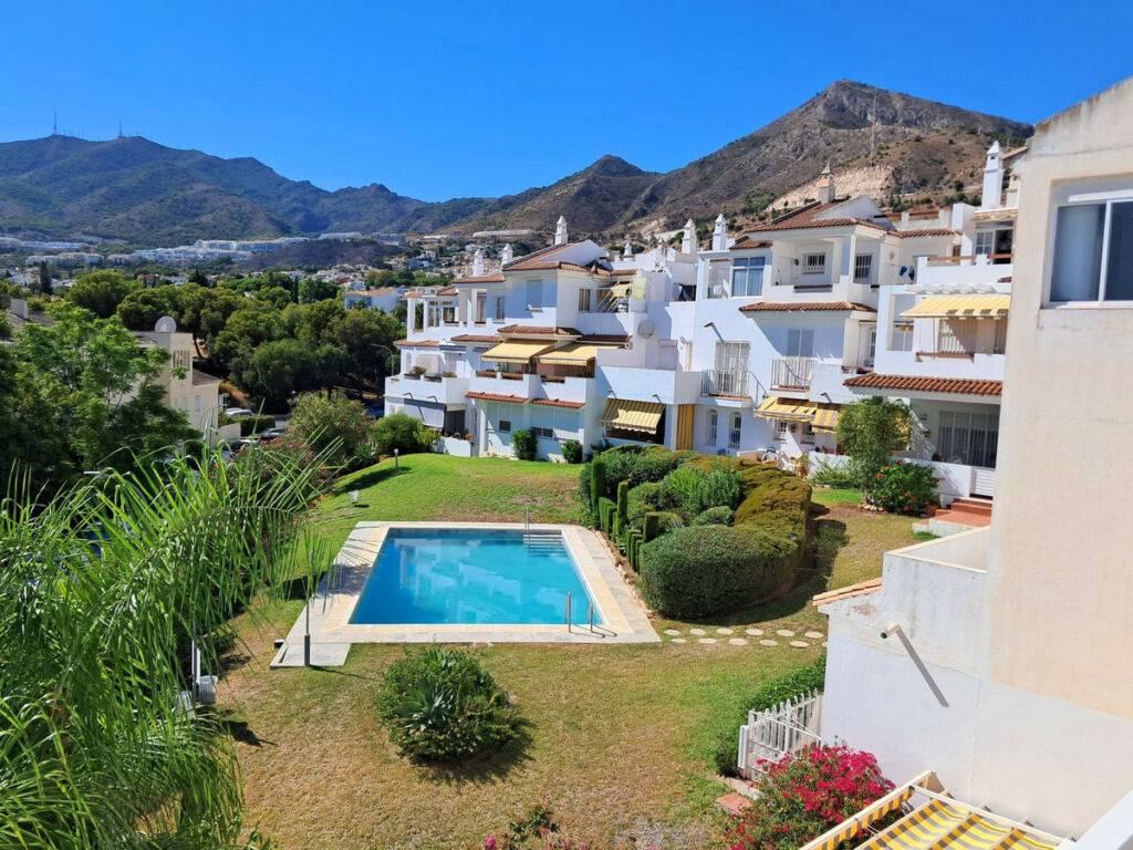Semi-Detached House Benalmadena Málaga - image 2