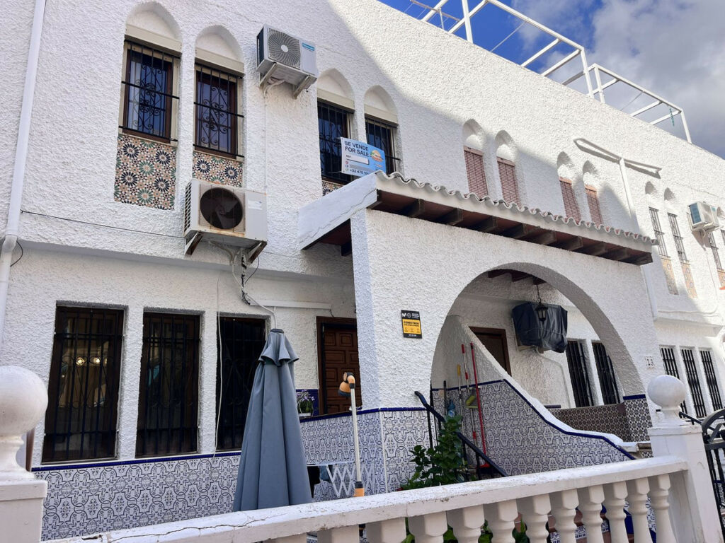 Townhouse La Mata Alicante - image 2
