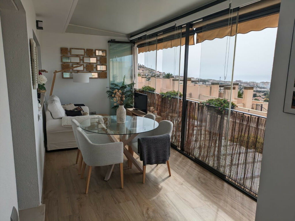 Middle Floor Apartment Benalmadena Pueblo Málaga - image 2