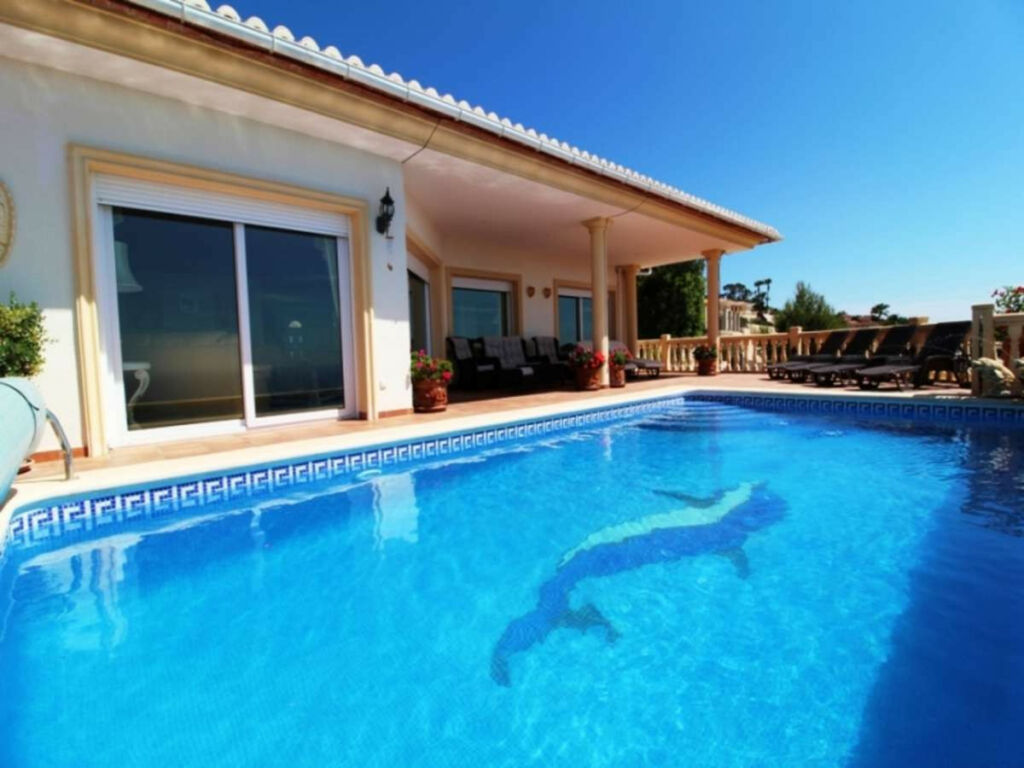 Detached Villa Moraira Alicante - image 2