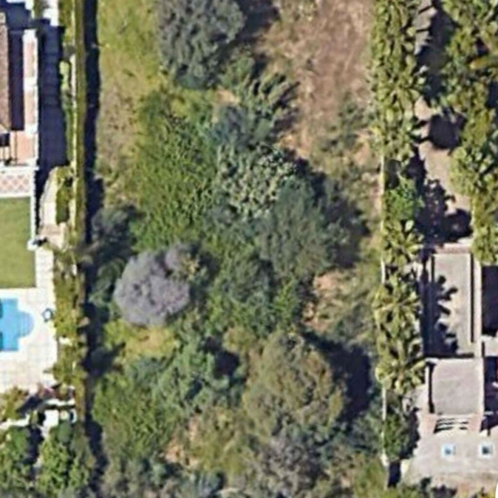 Residential Plot Nueva Andalucía Málaga - image 2