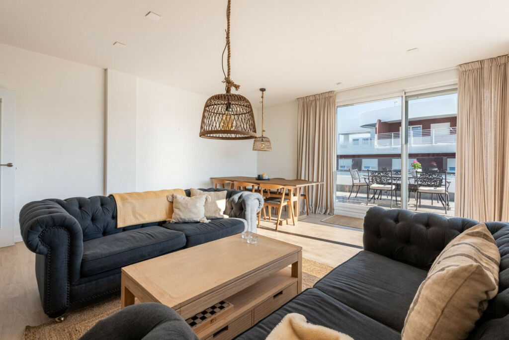 Penthouse Nueva Andalucía Málaga - image 2