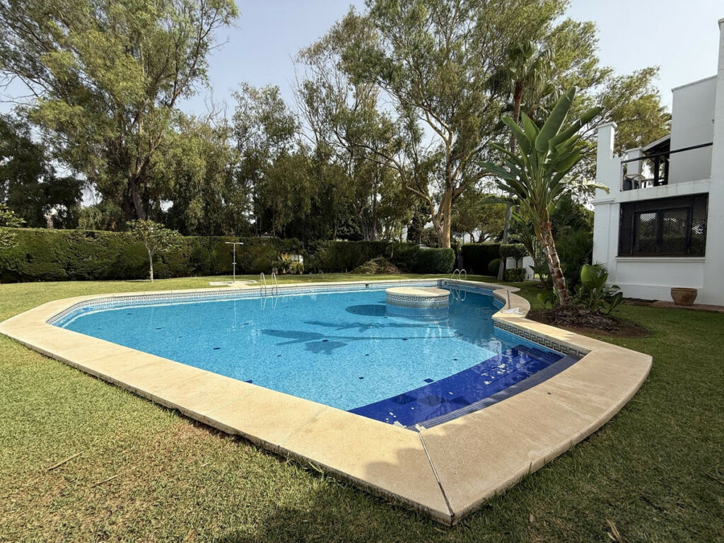 Semi-Detached House The Golden Mile Málaga - image 2