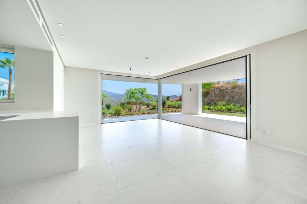 Ground Floor Apartment Marbella Málaga - image 2