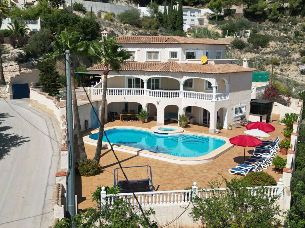 Detached Villa Calpe Alicante - image 2