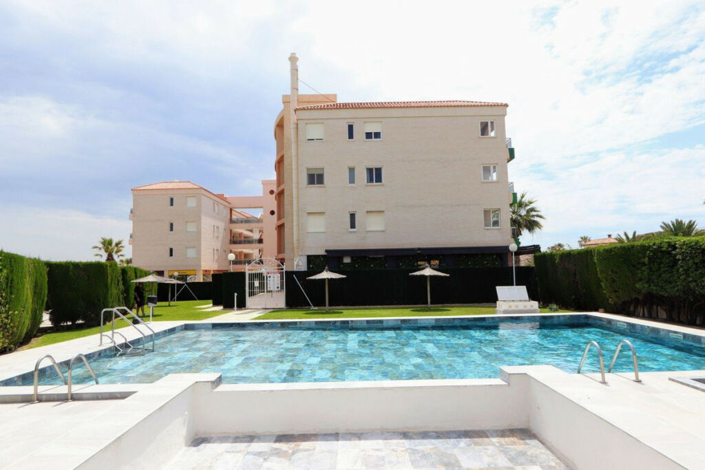 Middle Floor Apartment Playa Flamenca Alicante - image 2