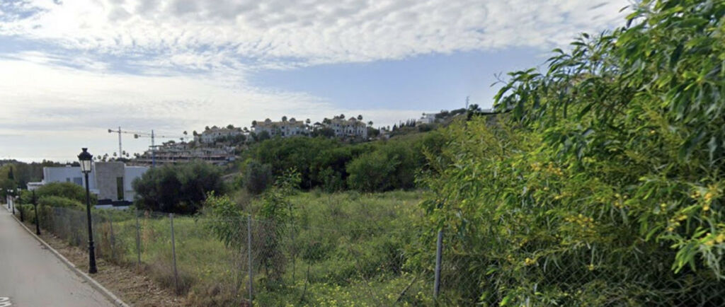 Residential Plot Benahavís Málaga - image 2