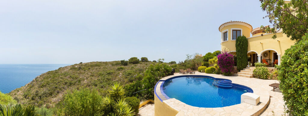 Detached Villa Cumbre del Sol Alicante - image 2