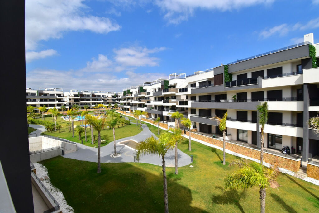 Middle Floor Apartment Playa Flamenca Alicante - image 2
