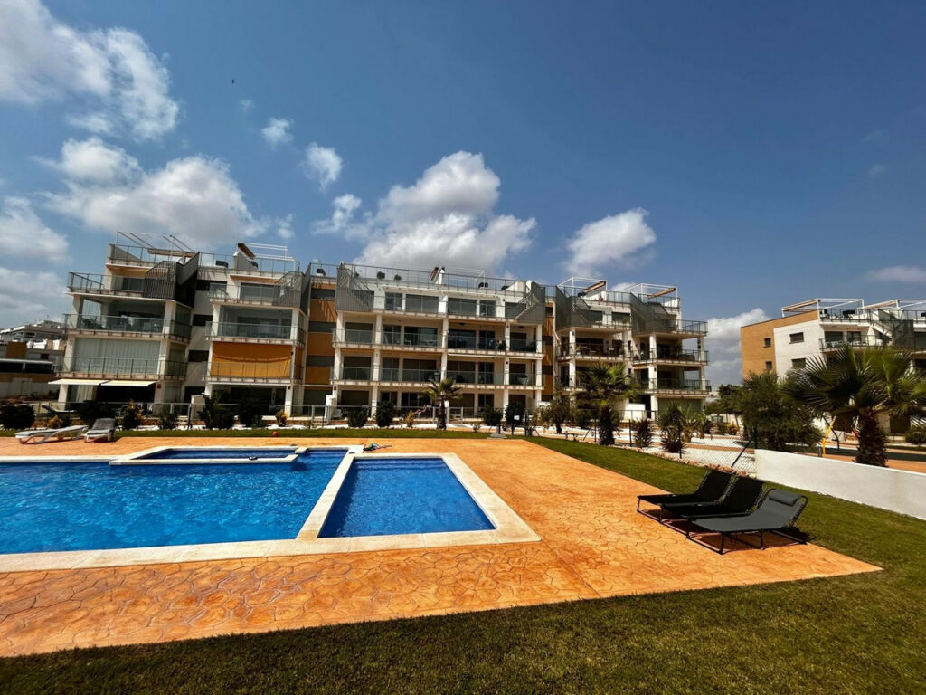 Ground Floor Apartment Villamartin Alicante - image 2