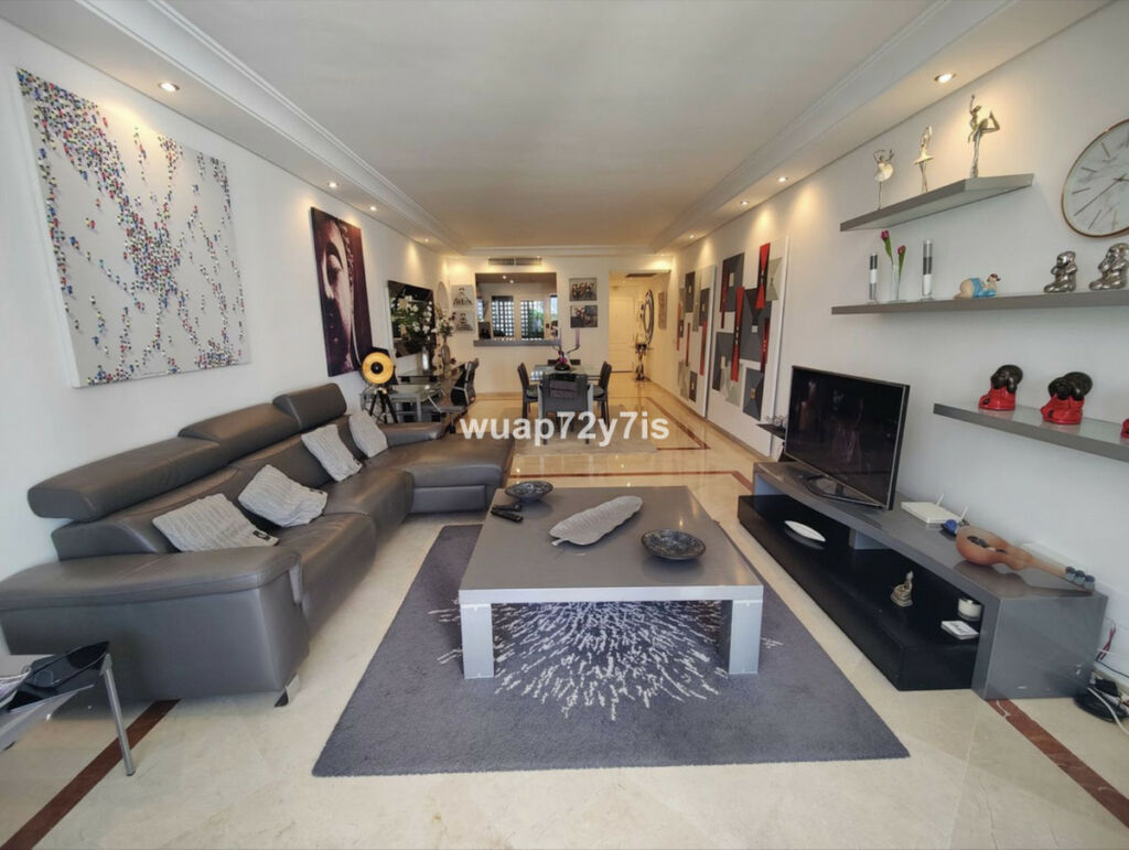 Ground Floor Apartment Puerto Banús Málaga - image 2