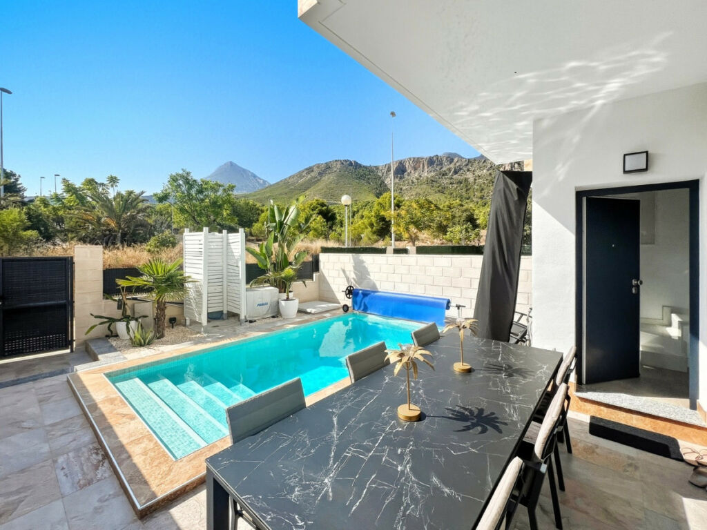 Detached Villa Polop Alicante - image 2