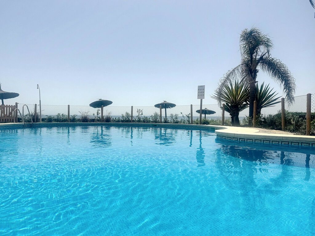 Townhouse Estepona Málaga - image 2