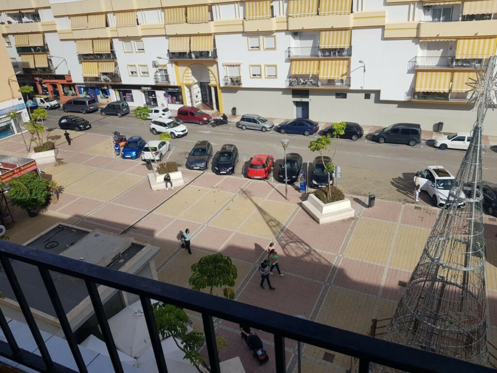 Top Floor Apartment San Pedro de Alcántara Málaga - image 2