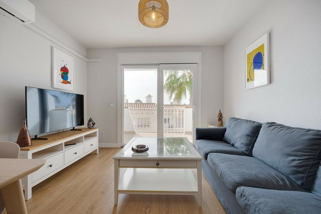 Middle Floor Apartment Campoamor Alicante - image 2