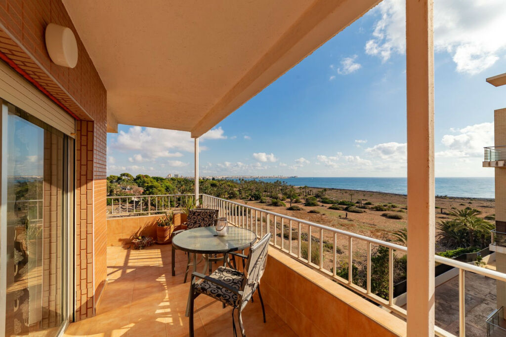 Middle Floor Apartment Punta Prima Alicante - image 2