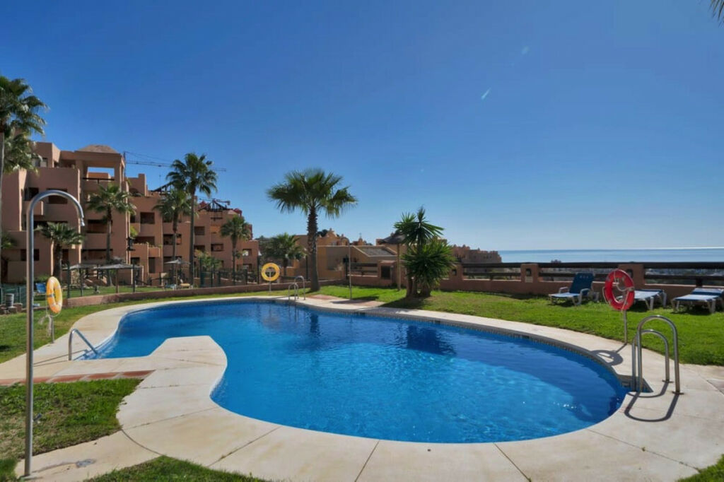 Ground Floor Apartment San Luis de Sabinillas Málaga - image 2