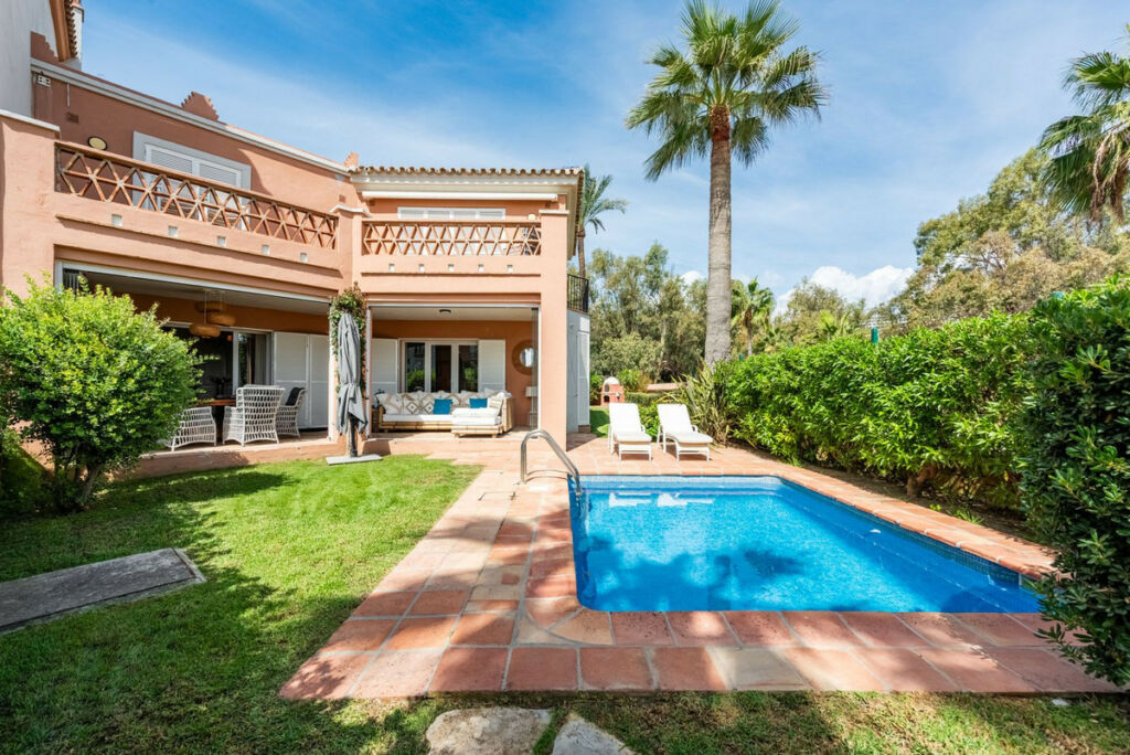 Semi-Detached House Casares Playa Málaga - image 2