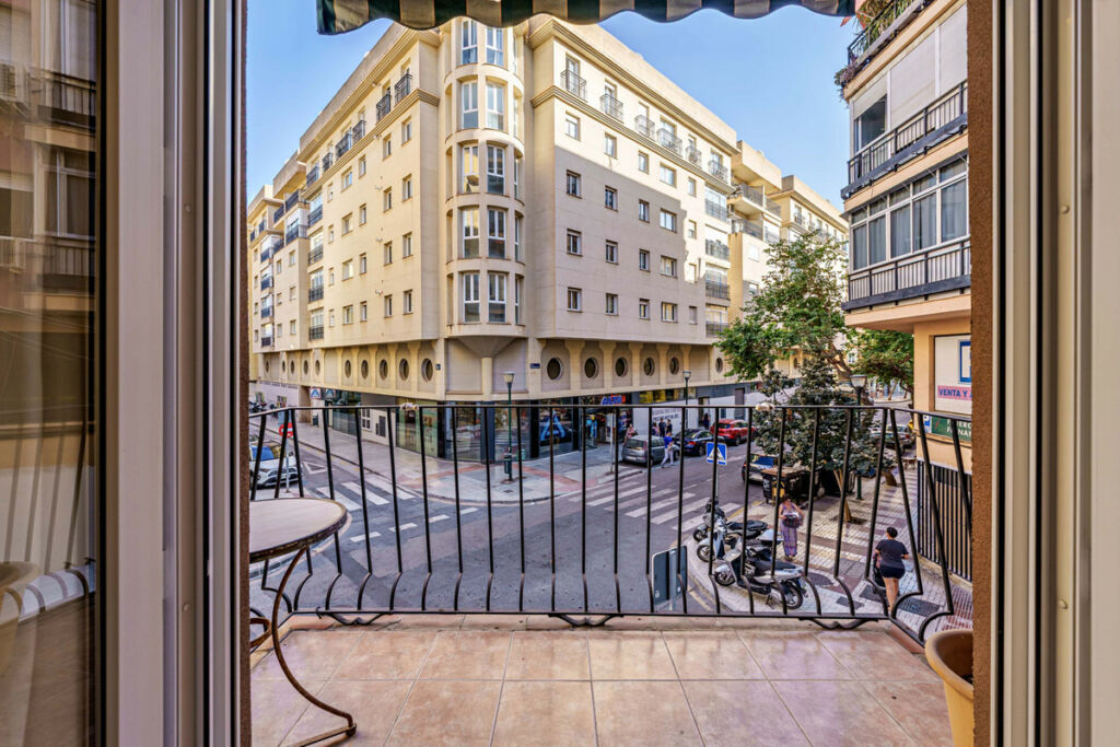 Middle Floor Apartment Málaga Centro Málaga - image 2