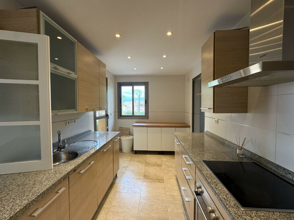 Ground Floor Apartment Atalaya Málaga - image 2