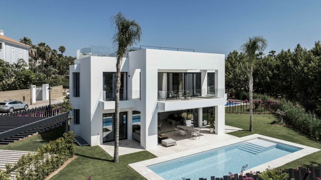Detached Villa Atalaya Málaga - image 2