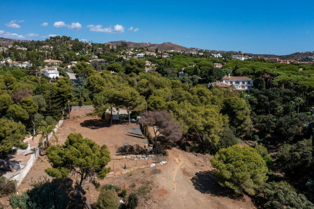Residential Plot Hacienda Las Chapas Málaga - image 2