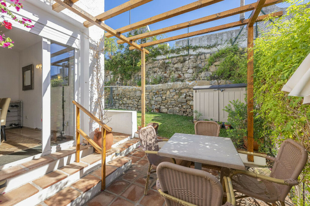 Detached Villa La Duquesa Málaga - image 2