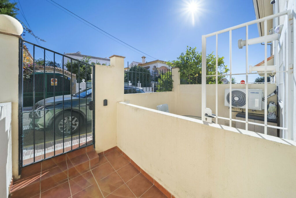 Semi-Detached House Benalmadena Málaga - image 2