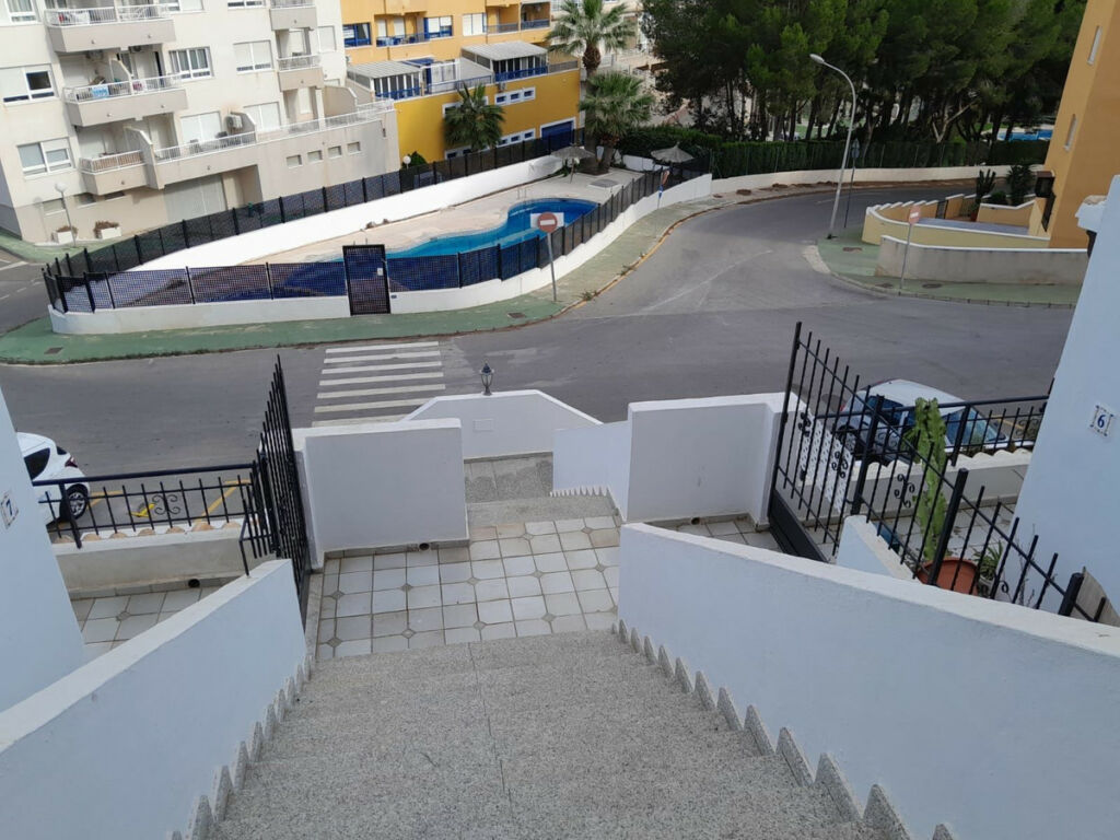 Middle Floor Apartment Campoamor Alicante - image 2