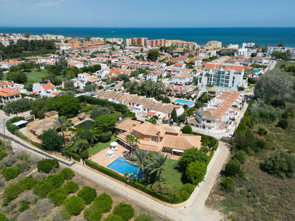 Detached Villa Denia Alicante - image 2