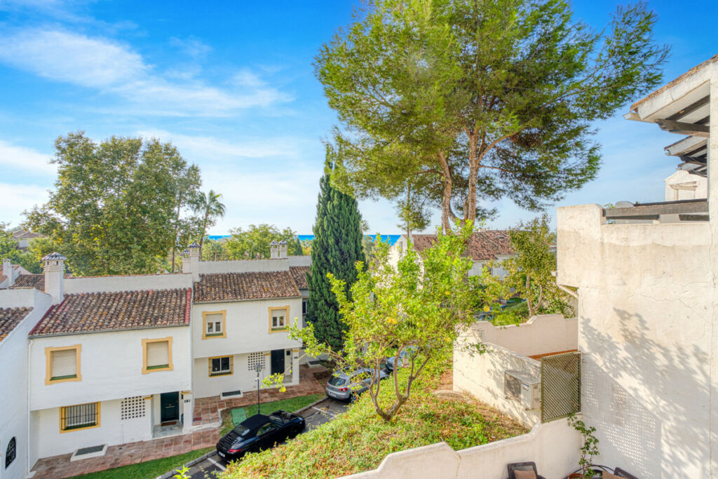 Townhouse The Golden Mile Málaga - image 2