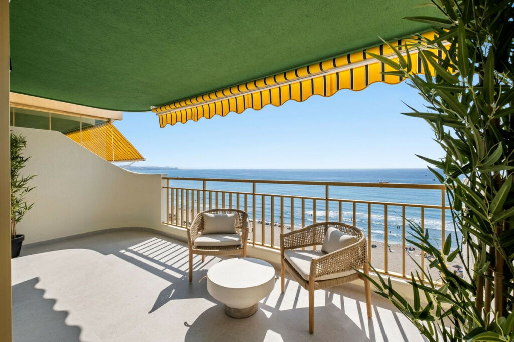 Middle Floor Apartment Fuengirola Málaga - image 2